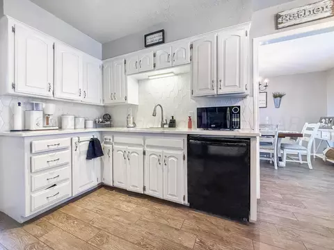 Kitchen - 304 Gardner Street Borger Tx 79007 St, Borger, TX 79007 photo 2 of 4