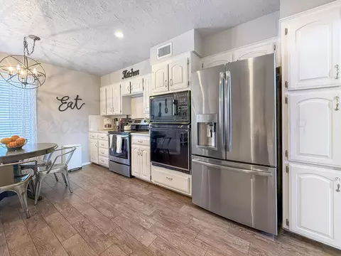 Kitchen - 304 Gardner Street Borger Tx 79007 St, Borger, TX 79007 photo 1 of 4