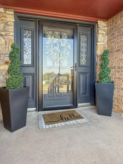 Entry Way - 304 Gardner Street Borger Tx 79007 St, Borger, TX 79007 photo 1 of 6