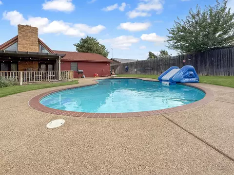 Exterior - 304 Gardner Street Borger Tx 79007 St, Borger, TX 79007 photo 5 of 9