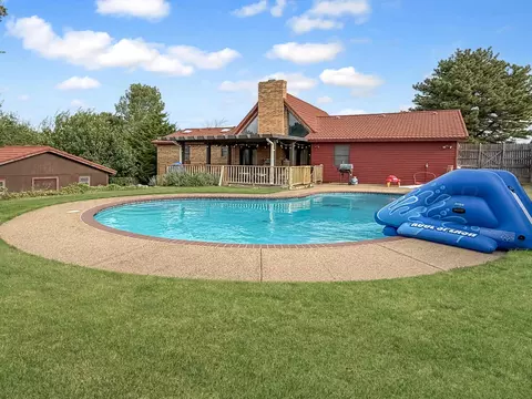 Exterior - 304 Gardner Street Borger Tx 79007 St, Borger, TX 79007 photo 6 of 9