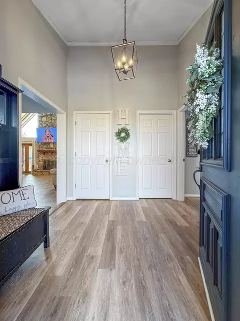 Entry Way - 304 Gardner Street Borger Tx 79007 St, Borger, TX 79007 photo 2 of 6