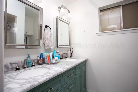 Bath - 7008 Sunburst Street Amarillo Tx 79110-4136 St, Amarillo, TX 79110 photo 1 of 4