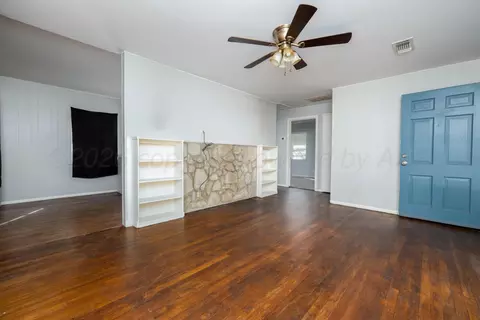 Living - 4219 Gables Street Amarillo Tx 79110-2124 St, Amarillo, TX 79110 photo 3 of 3