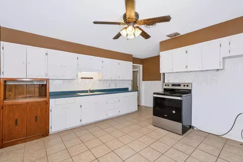 Kitchen - 4119 Crockett Street Amarillo Tx 79110 St, Amarillo, TX 79110 photo 3 of 3