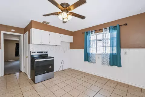 Kitchen - 4119 Crockett Street Amarillo Tx 79110 St, Amarillo, TX 79110 photo 2 of 3