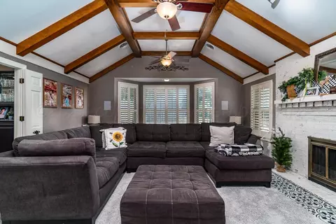 Living - 228 Skycrest Street Borger Tx 79007 St, Borger, TX 79007 photo 3 of 4