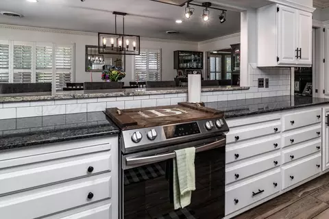Kitchen - 228 Skycrest Street Borger Tx 79007 St, Borger, TX 79007 photo 4 of 4