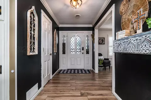 Entry Way - 228 Skycrest Street Borger Tx 79007 St, Borger, TX 79007 photo 2 of 5