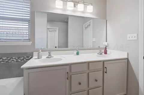 Bath - 1003 Pikes Peak Drive Amarillo Tx 79110-2602 Dr, Amarillo, TX 79110 photo 3 of 5