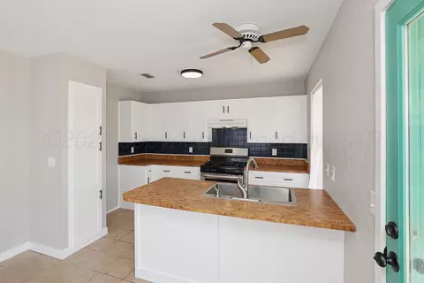 Kitchen - 2203 Troveta Drive Amarillo Tx 79110 Dr, Amarillo, TX 79110 photo 3 of 4