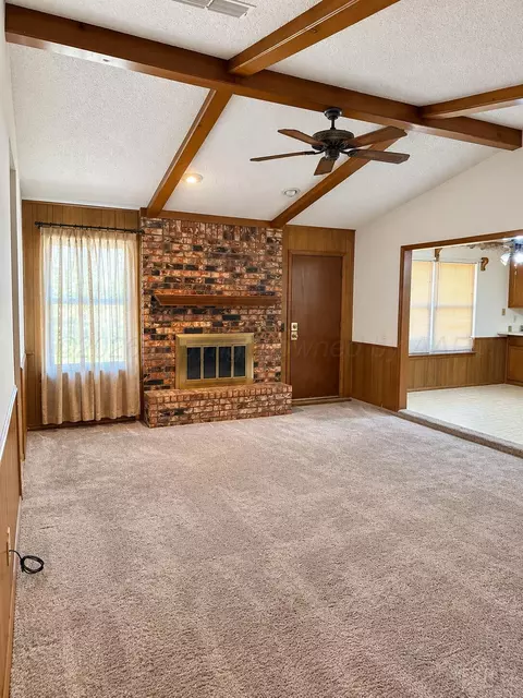 Living - 1100 Sugarloaf Drive Amarillo Tx 79110-3517 Dr, Amarillo, TX 79110 photo 1 of 2