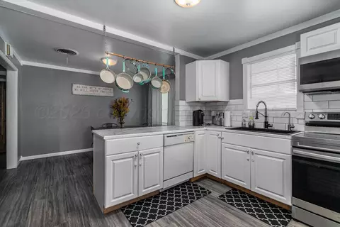 Kitchen - 420 Union Street Borger Tx 79007 St, Borger, TX 79007 photo 2 of 3