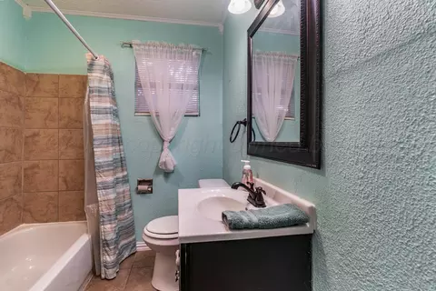 Bath - 420 Union Street Borger Tx 79007 St, Borger, TX 79007 photo 2 of 2