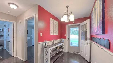 Entry Way - 128 Willowick Street Borger Tx 79007 St, Borger, TX 79007 photo 1 of 2