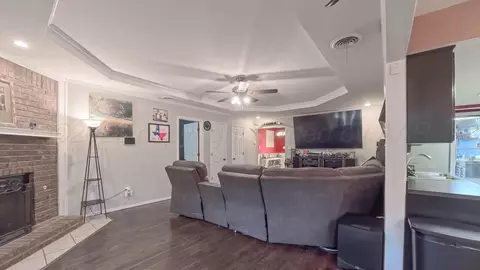 Entry Way - 128 Willowick Street Borger Tx 79007 St, Borger, TX 79007 photo 2 of 2