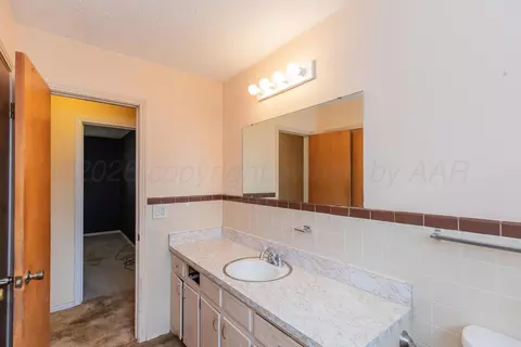 Bath - 716 Fairlane Street Amarillo Tx 79108-4218 St, Amarillo, TX 79108 photo 5 of 5
