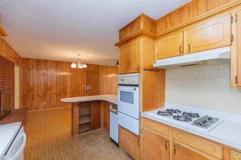 Kitchen - 716 Fairlane Street Amarillo Tx 79108-4218 St, Amarillo, TX 79108 photo 5 of 5