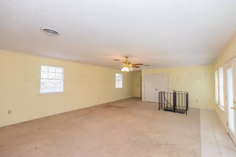 Living - 716 Fairlane Street Amarillo Tx 79108-4218 St, Amarillo, TX 79108 photo 2 of 6