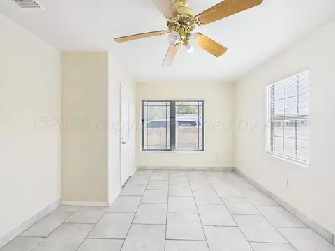 Living - 820 Russell Street Amarillo Tx 79104 St, Amarillo, TX 79104 photo 3 of 5