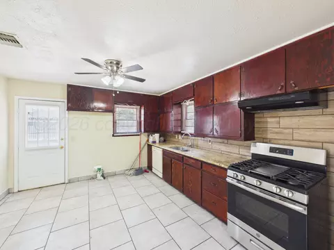 Kitchen - 820 Russell Street Amarillo Tx 79104 St, Amarillo, TX 79104 photo 2 of 3