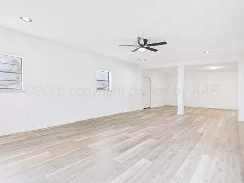 Living - 820 Russell Street Amarillo Tx 79104 St, Amarillo, TX 79104 photo 4 of 5