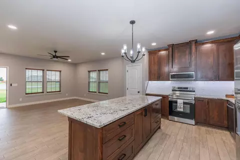 Kitchen - 17850 Lone Ranch Road Amarillo Tx 79124-2084 Rd, Amarillo, TX 79124 photo 6 of 6