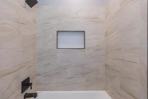 Bath - 17850 Lone Ranch Road Amarillo Tx 79124-2084 Rd, Amarillo, TX 79124 photo 6 of 7