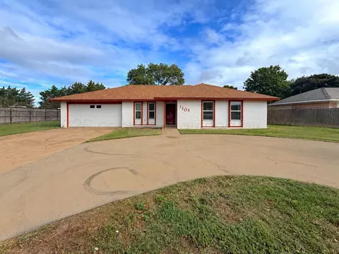 1505 E Geary Road Dumas Tx 79029-3539 Rd, Dumas, TX 79029