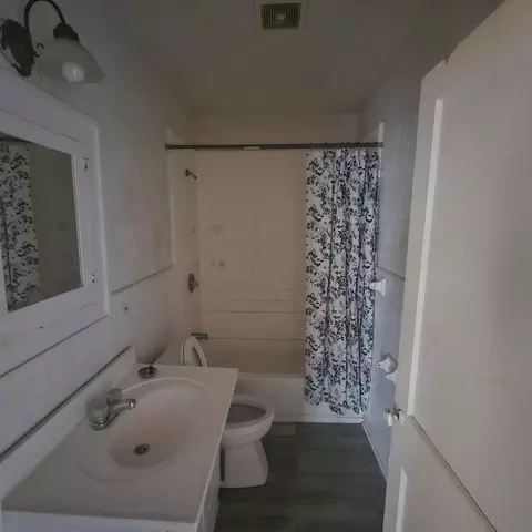 Bath - 3906 S Tyler Street Amarillo Tx 79110-1631 St, Amarillo, TX 79110 photo 1 of 1