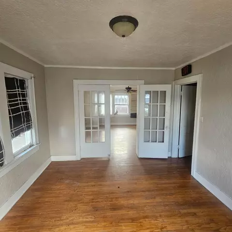 Living - 3906 S Tyler Street Amarillo Tx 79110-1631 St, Amarillo, TX 79110 photo 4 of 5