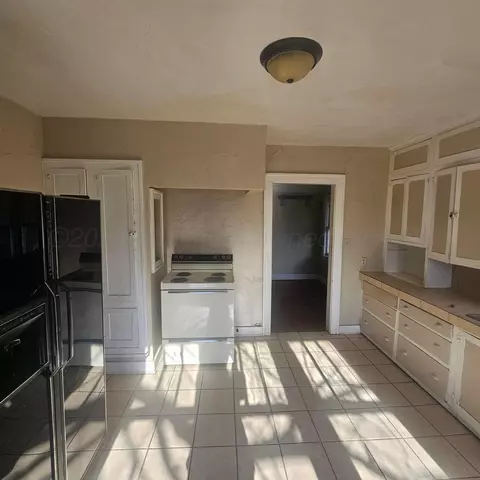 Kitchen - 3906 S Tyler Street Amarillo Tx 79110-1631 St, Amarillo, TX 79110 photo 2 of 2