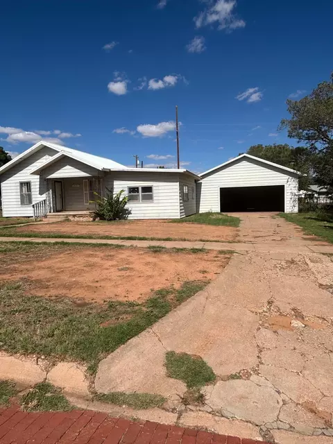 610 Avenue G Nw Childress Tx 79201, Childress, TX 79201