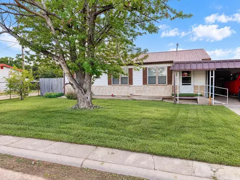 305 NW 8th Street Dimmitt Tx 79027 St, Dimmitt, TX 79027