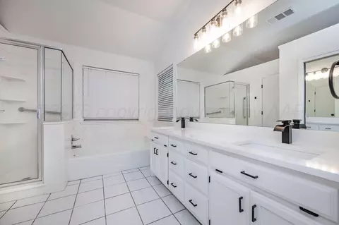 Bath - 6711 Chalet Court Amarillo Tx 79124-1120 Ct, Amarillo, TX 79124 photo 1 of 2