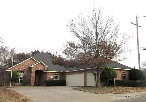 2 Doral Drive Amarillo Tx 79124-7818 Dr, Amarillo, TX 79124