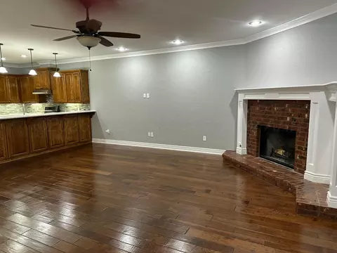 Living - 2 Cambridge Place Borger Tx 79007 Pl, Borger, TX 79007 photo 1 of 4