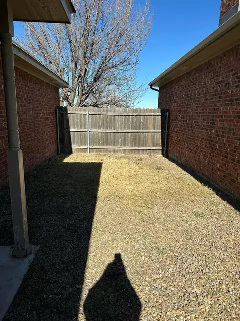 Exterior - 2 Cambridge Place Borger Tx 79007 Pl, Borger, TX 79007 photo 4 of 5