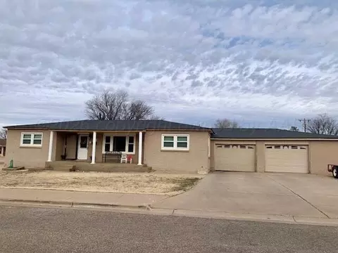 619 S Indiana Street Perryton Tx 79070-2821 St, Perryton, TX 79070