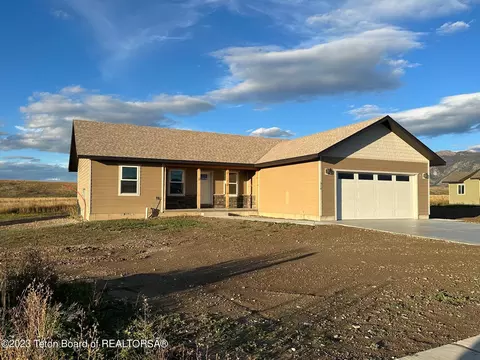 318 Wright St, Thayne, WY 83127 photo 1