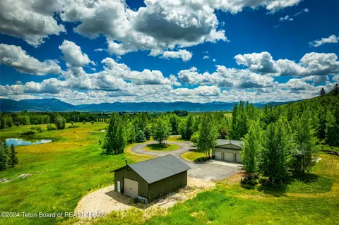4767 Paradise Springs Rd, Victor, ID 83455 photo 9