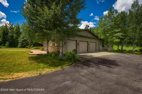 4767 Paradise Springs Rd, Victor, ID 83455 photo 11