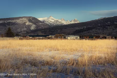 5177 Pine Dr, Victor, ID 83455 photo 2