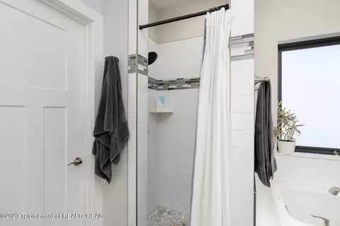 1549 Buckskin Loop, Victor, ID 83455 photo 10