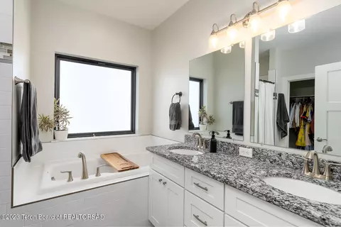 1549 Buckskin Loop, Victor, ID 83455 photo 9