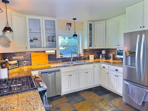 1907 Mount Davidson Dr, Driggs, ID 83422 photo 11