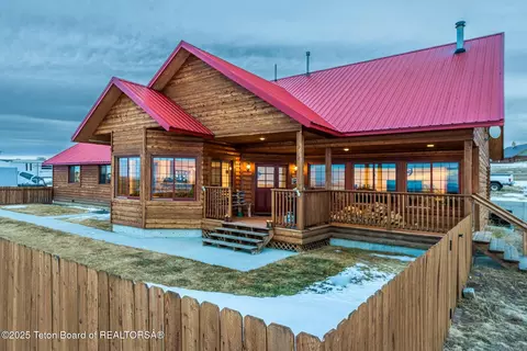 20 Bonnie Rd, Pinedale, WY 82941