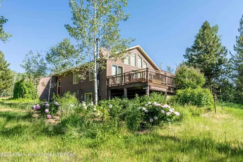 4125 W Silver Spur Rd, Wilson, WY 83014