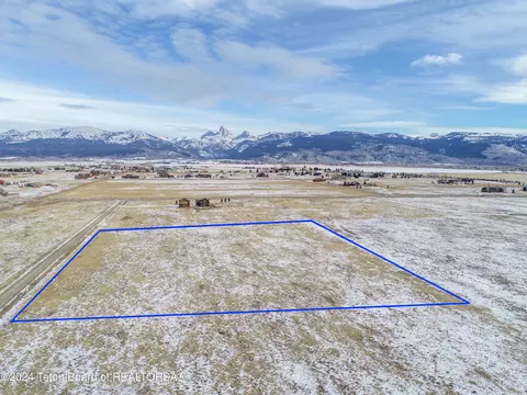 306 Treasure Mountain Loop, Driggs, ID 83422 photo 4