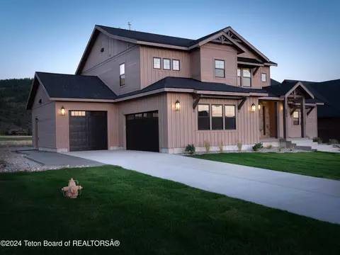 606 Royal Elk Cir, Victor, ID 83455 photo 2